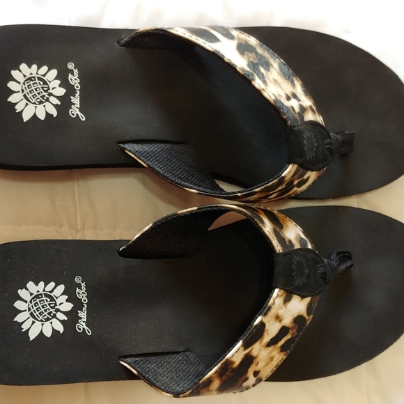 leopard print yellow box flip flops